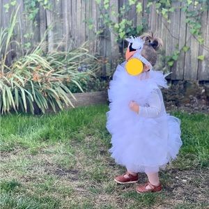 COPY - Bjork Swan dress pottery barn kids size 3T DIY cool kid Halloween